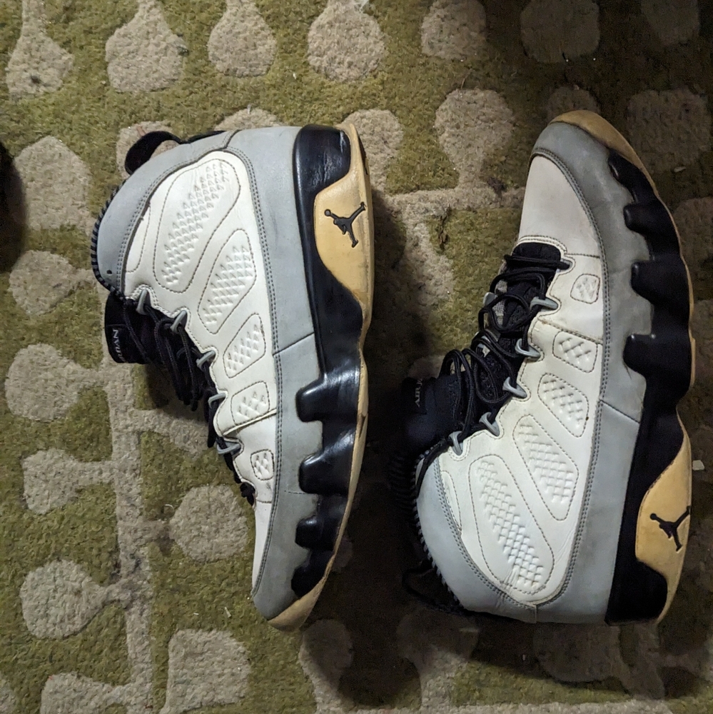 Jordan 11's - Picture 4 of 8